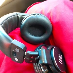 JBL Baseline Headphones by Harmon
